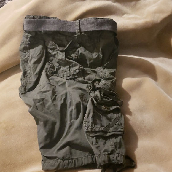 Shorts - Picture 3 of 3